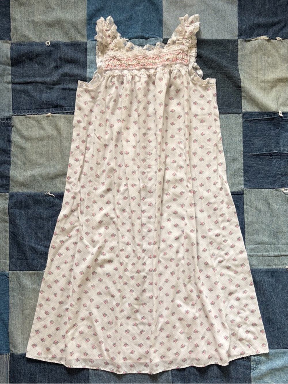 Nightgown Lace - Picture 1 of 9